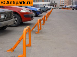Фото 2: парковочные барьеры